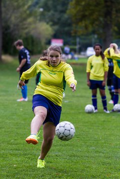 Bild 5 - MC-Juniorinnen TSV Olympia Neumnster - FSC Kaltenkirchen : Ergebnis: 12:1